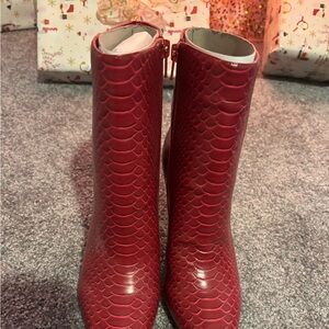 Red snake boots Brand new size 8
